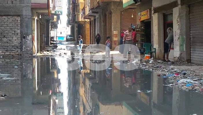 الإسكندرية: الصرف الصحي يغرق منطقة الفلكي.. والمواطنون: فين المسؤولين