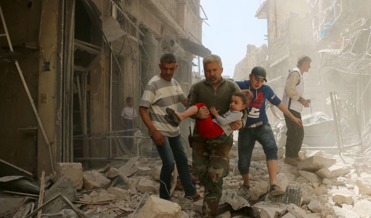 هجوم بالغازات السامة غربي حلب يسفرعن  قتيل واختناق 36 مدنيًا