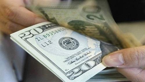 سعر الدولار يتراجع إلى  17.80 جنيهًا للبيع في السوق السوداء