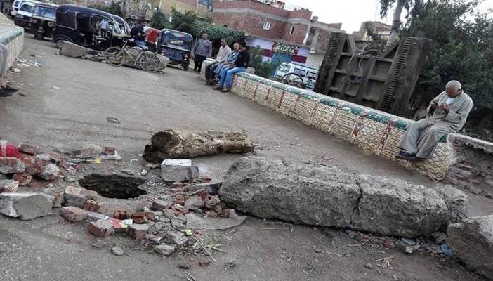 بالصور.. انهيار كوبري العزيزية بمحافظة الغربية