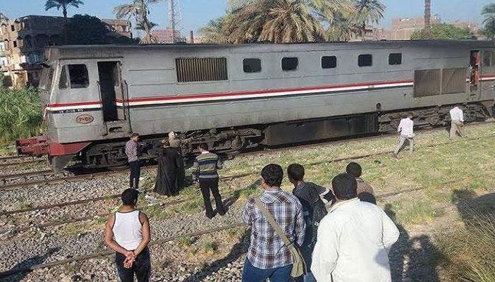 اصطدام قطار بدراجة بخارية بمركز البلينا في سوهاج