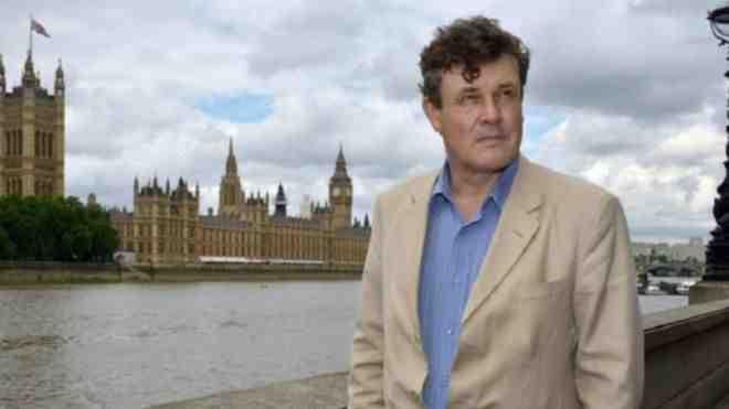 هل بقي طاغيةٌ يداه ملطختان بالدماء لم نَفرِش له السجادة الحمراء؟