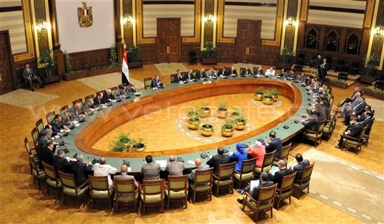 300 صحفي يرفضون التسليم الطوعي لحرية التعبير
