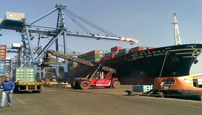 مصادر بـ”التجارة” لـ”رصد”: الحكومة لن ترفع الجمارك عن السلع المستوردة