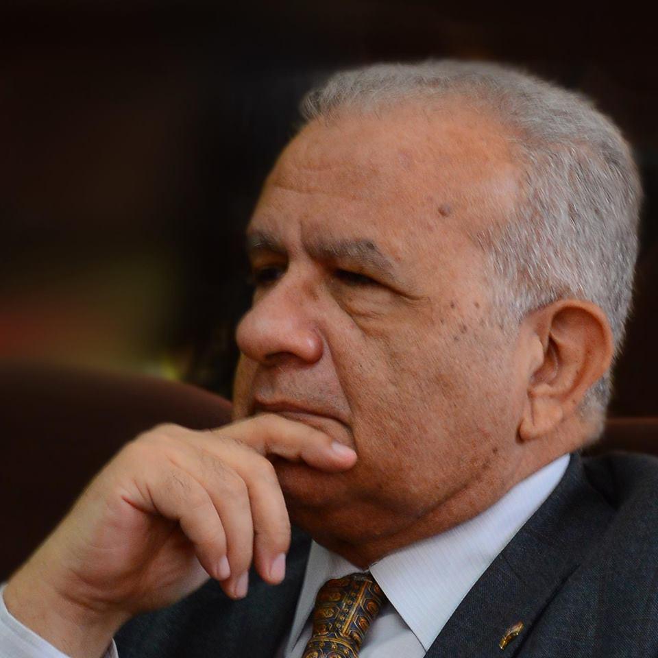 حازم حسني معلقًا على ارتباك الاقتصاد المصري: “رزق الهبل على المجانين”
