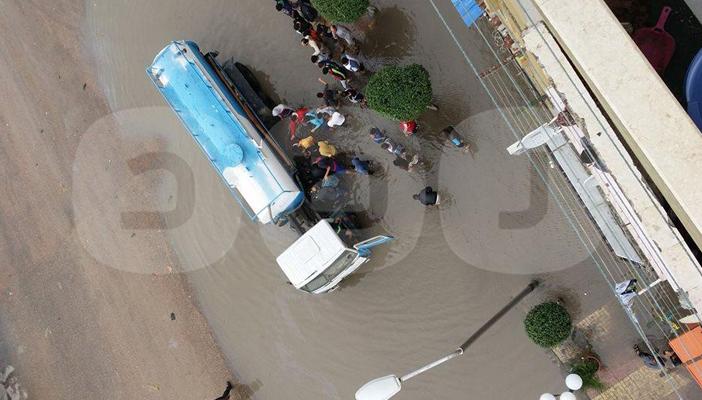 سائقو سيارات شفط المياه يهربون من شوارع الإسكندرية