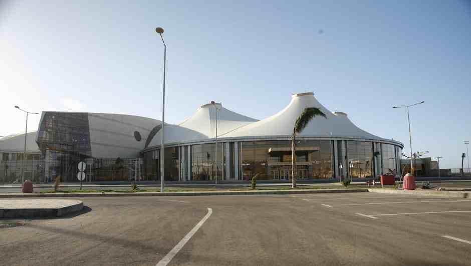 “بي بي سي”: الحكومة البريطانية توقف الرحلات إلى شرم الشيخ