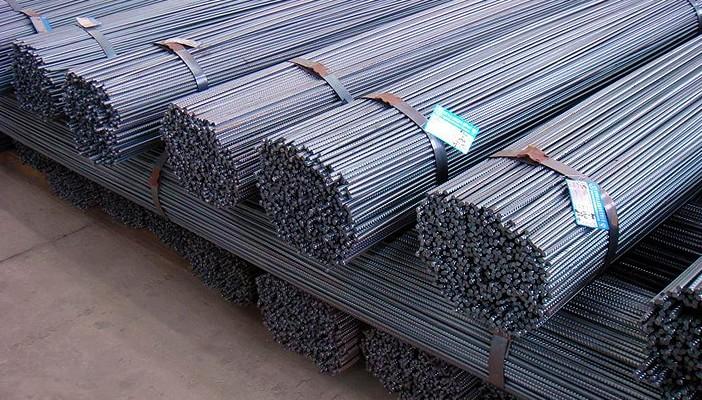 الحديد يواصل ارتفاعه عند 5 الآف و300 جنيه.. والإسمنت يصل لـ580