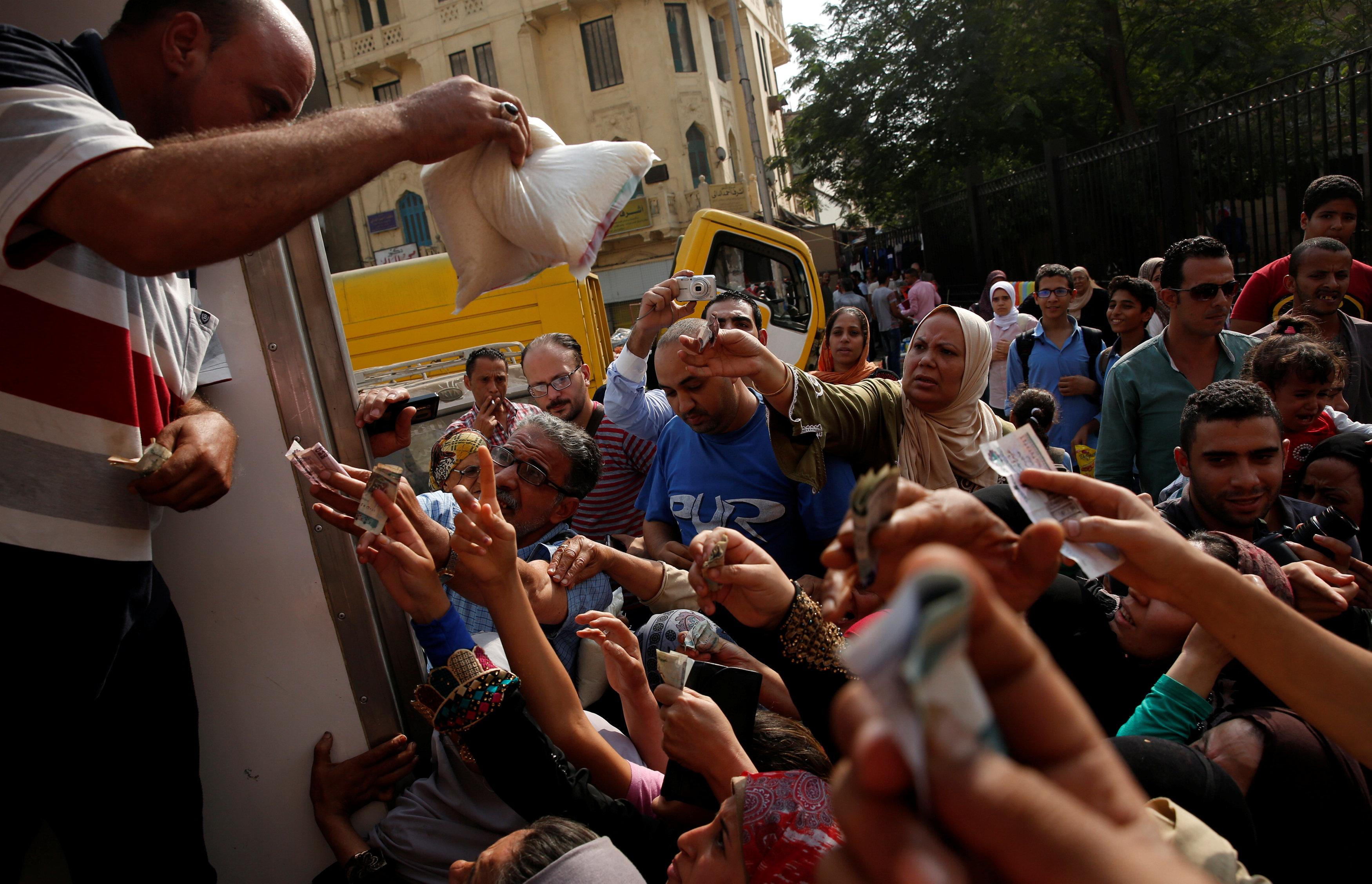 خبراء: الاقتصاد المصري في مرحلة شديدة السوء