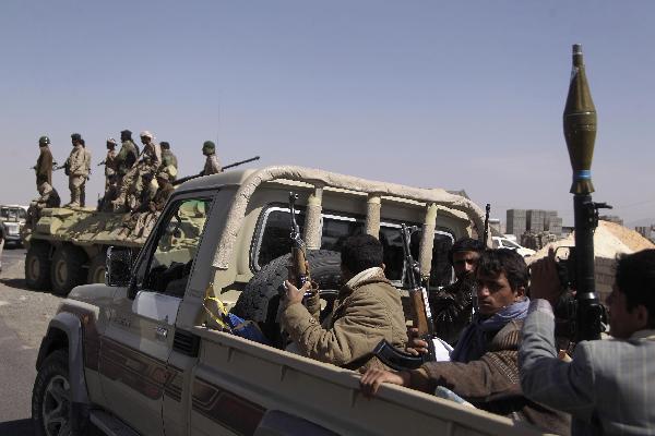 مقتل 10 حوثيين بهجوم للقبائل والقاعدة باليمن