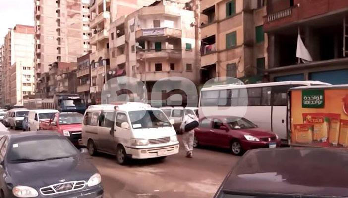 بالفيديو.. الأهالي يقطعون الطريق في الإسكندرية احتجاجا على غرق منازلهم