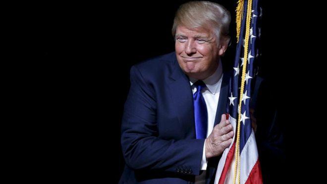 من هتلر إلى ترامب.. هل يحكم العالم حفنة من المجانين؟