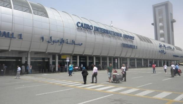 مطار القاهرة يستقبل 3 جثامين لمصريين لقوا مصرعهم جراء سيول الأردن