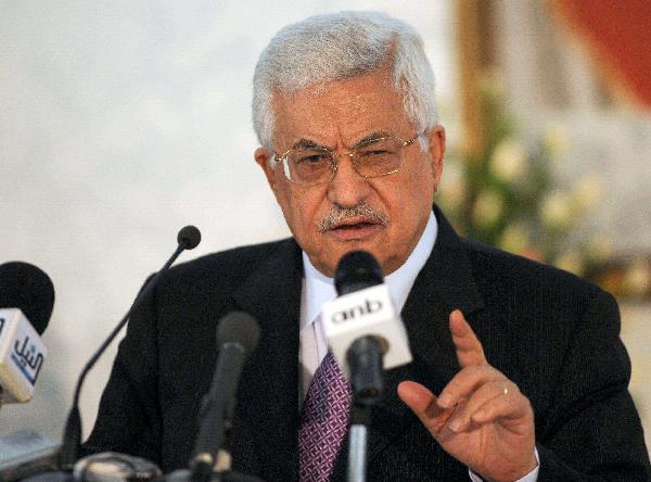عباس: قريبا سينقل ضريح عرفات إلى القدس