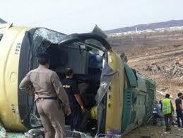 إصابة 37 مصريا في انقلاب حافلة بالسعودية