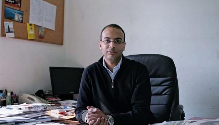 مستنكرًا القبض على “بهجت”.. باسم يوسف: طب وبتوع الكفتة؟