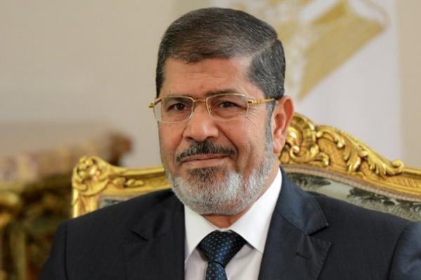 فيديو| مرسي بوظيفته الجامعية ويشرف علي 3 رسائل دكتوراه