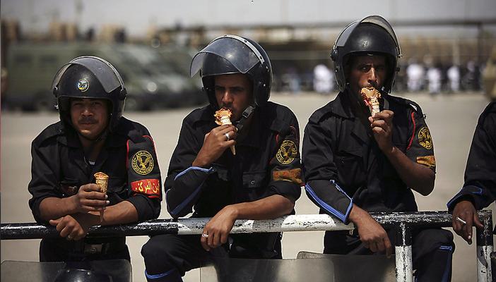 كاتبة بريطانية: أكثر ثلاث كلمات مرعبة “خبير  أمني مصري”