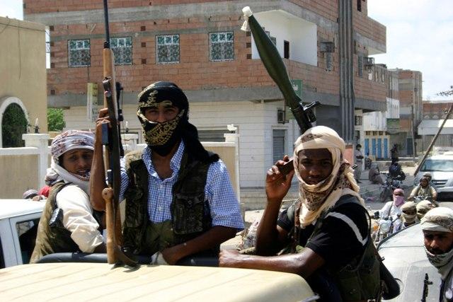 “القاعدة” يتبنى مقتل 17 حوثيًا في اليمن