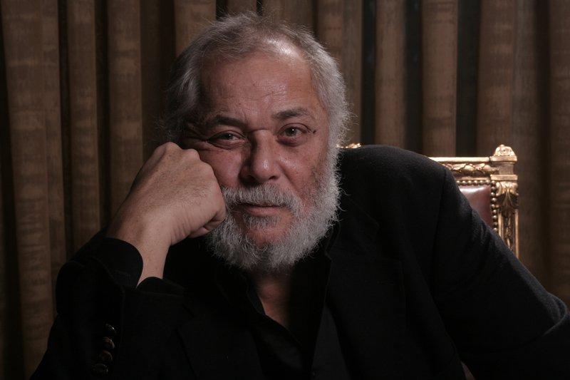 تويتر ينعي الفنان محمود عبد العزيز.. ومشاهير: وداعًا يا ساحر