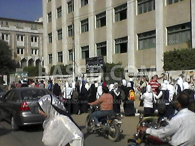 مسيرة طلابية في سوهاج تندد بجرائم الانقلاب