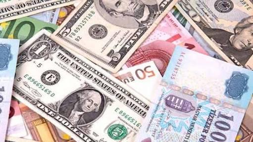 انخفاض أسعار العملات الأجنبية والعربية أمام الجنيه بالبنوك اليوم
