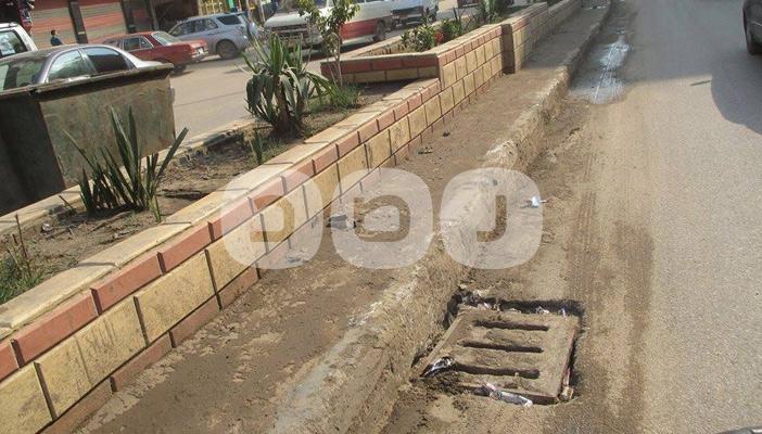 بالصور.. “بالوعات صرف مياه الأمطار” تثير استياء أهالي الزقازيق