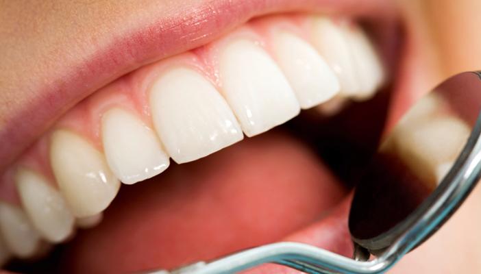 5 خطوات للحفاظ على أسنانك ولثتك بصحة جيدة.. تعرف عليها