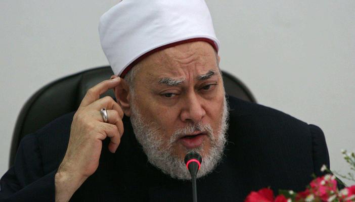 علي جمعة: تأخير الصلاة من أجل متابعة برنامجي ليس حراما