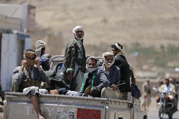 قتل 3 “حوثيين” في انفجار بوسط اليمن