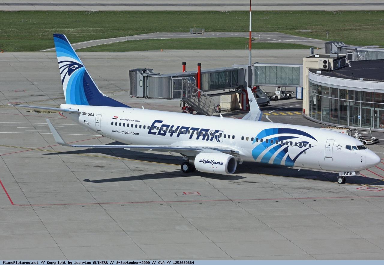 بعد تعويم الجنيه.. “مصر للطيران” تبيع التذاكر بالتقسيط