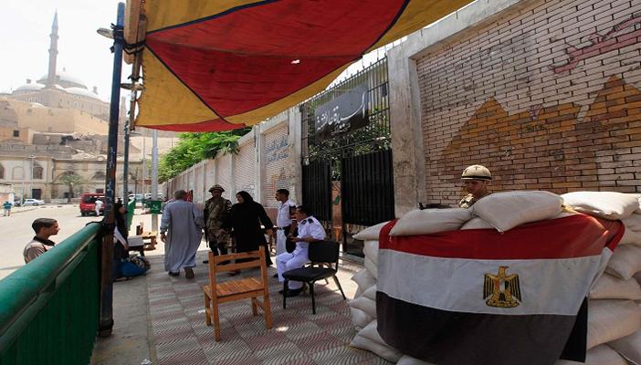 تأخر فتح لجان أسوان منذ التاسعة صباحًا وحتى الآن