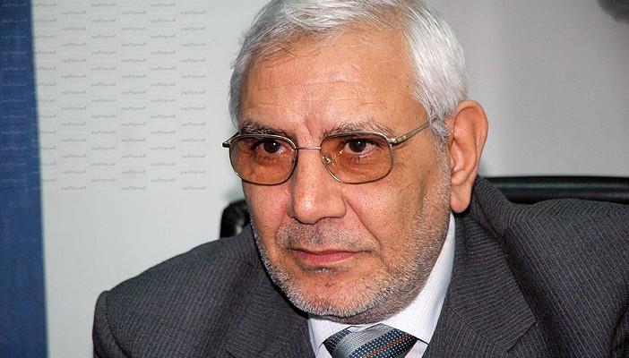 نيابة الإسكندرية تحقق مع عبد المنعم أبو الفتوح بتهمة اهانة السيسي