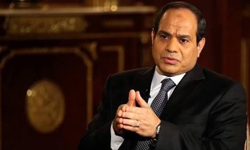 سياسيون لـ”رصد”: السيسي يلمّح لحبس نقيب الصحفيين ويستمر في الكذب
