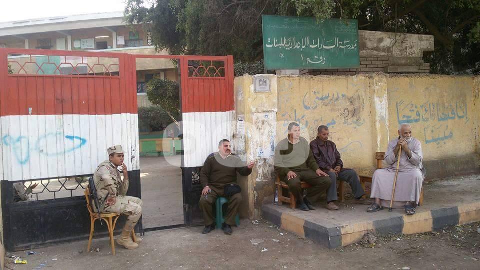 50 صورة تثبت استمرار العزوف عن الانتخابات البرلمانية في اليوم الثاني