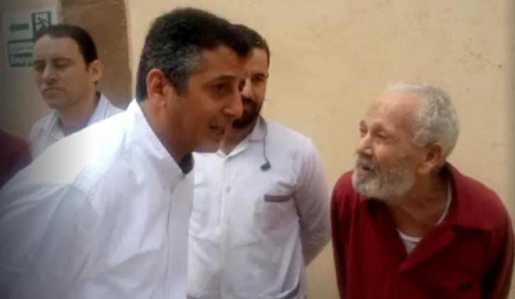 بالفيديو.. مدير مصنع  نسيج يعاقب العمال لتأديتهم الصلاة أثناء العمل