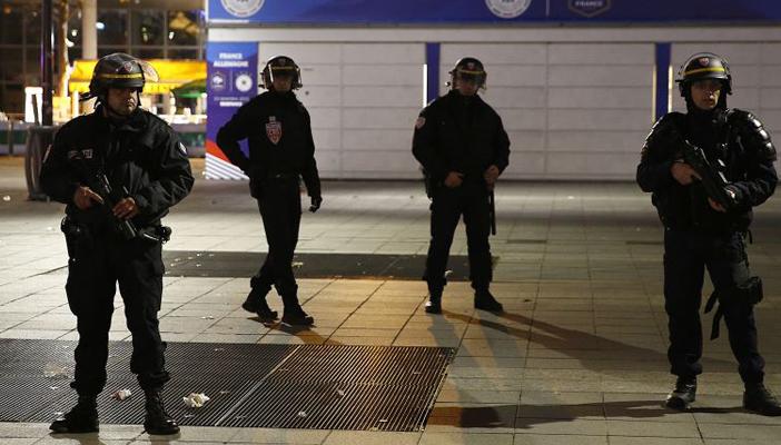 فرنسا: مسلحون يحتجزون رهائن في أحد أحياء مدينة روبية