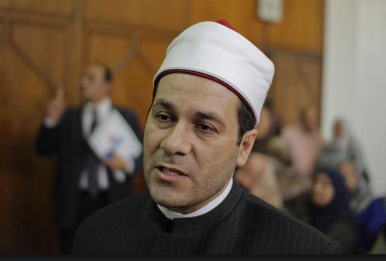 فيديو| شاهين يطالب الأزهر بفتوى تجيز دهس الأمن للمصاحف