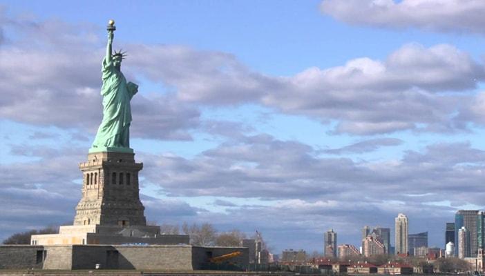 معهد أميركي: تمثال الحرية في نيويورك أصله فلاحة مصرية محجبة