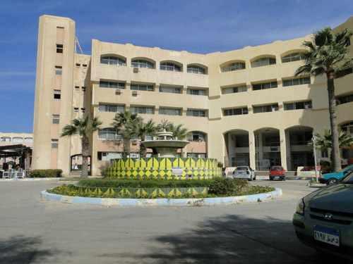 فصل طالبتين بجامعة دمياط تيرمًا كاملاً