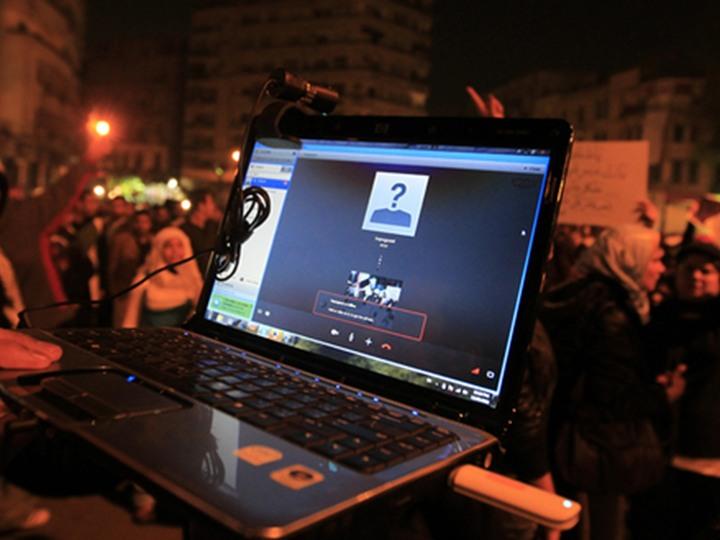 مصر تحجب مواقع المعارضة وتترك “الإباحية” بسبب سرعة النت لا تتحمل!