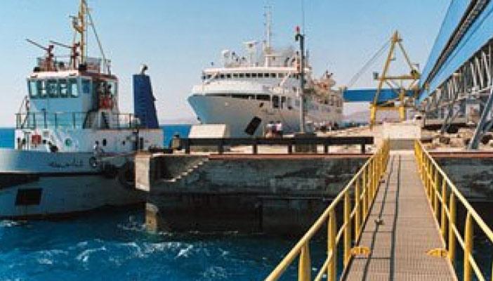 لليوم الثاني.. استمرار إغلاق بوغازي الإسكندرية لسوء الأحوال الجوية