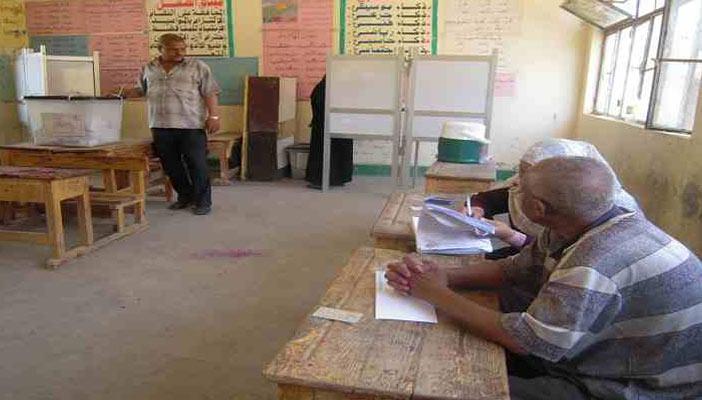 بعد الإدلاء بصوته.. ناخب لقاضٍ: قبضني بقى