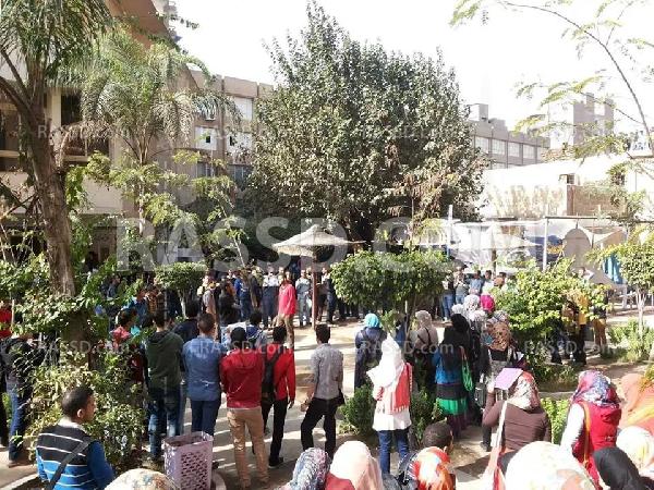 تظاهرة  طلابية بـ”هندسة شبرا” تنديدًا ببراءة المخلوع