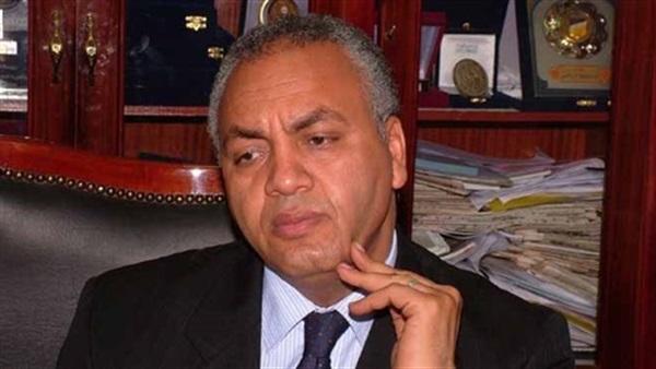 بالفيديو.. مصطفى بكري: اللي مرتبه 10 آلاف جنيه مش عارف يعيش