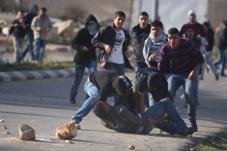 إصابة 54 فلسطينيًا بالقدس في مواجهات مع جيش الاحتلال