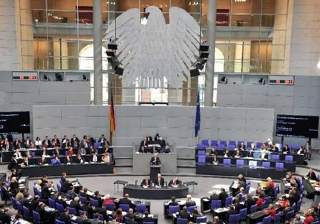 البرلمان الألماني يصادق على الانضمام للحملة العسكرية ضد”تنظيم الدولة”