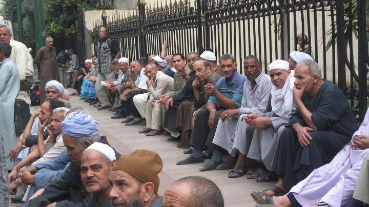 قانون  العمل الجديد يضرب عمال القطاع الخاص في مقتل