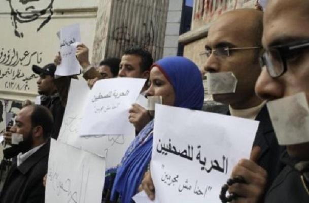 “صحفيون ضد التعذيب” يرصد 55 انتهاكًا بحق الصحفيين نوفمبر المنصرم