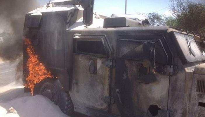 خاص لـ”رصد”: مقتل ضابط ومجند في تفجير مدرعة للجيش بسيناء